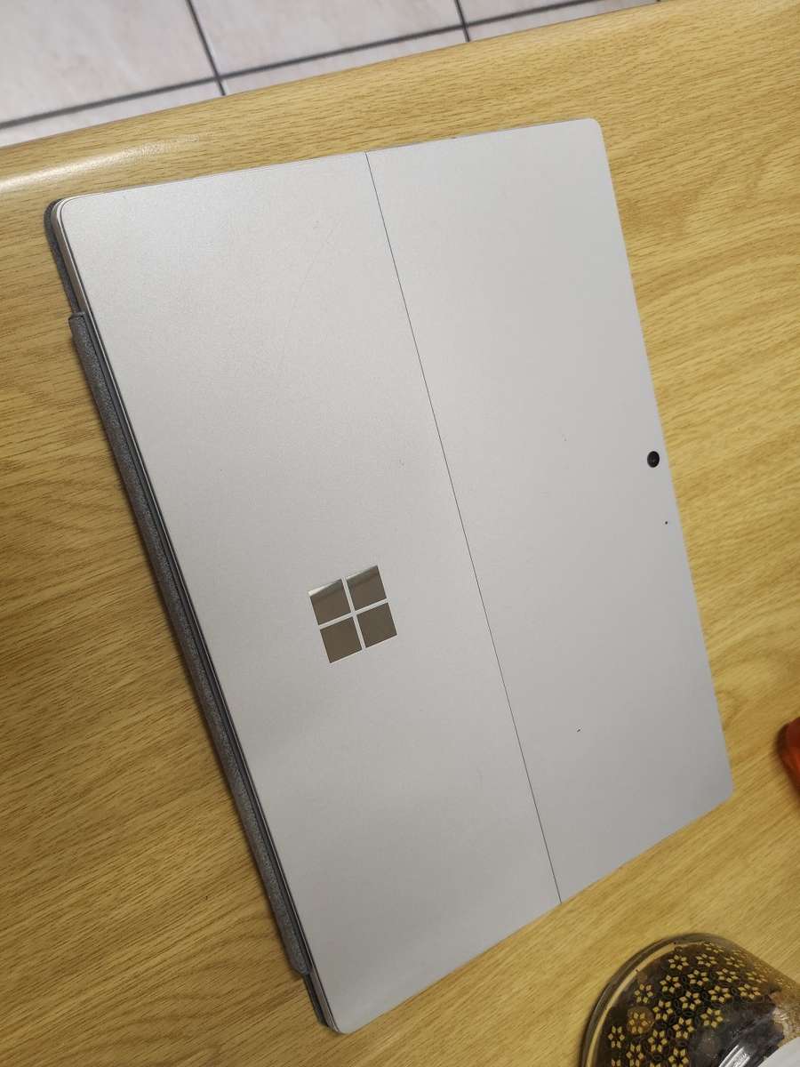 Microsoft Surface Pro 7 / i7 10th Gen / 16GB Ram / 1TB SSD ***Excellent Condition***