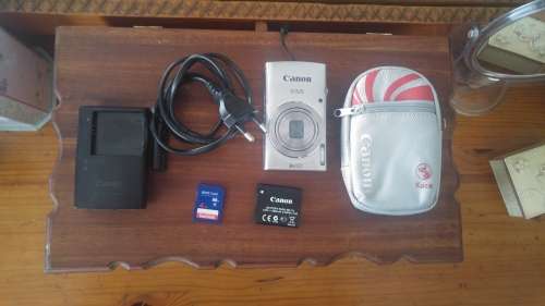 Canon IXUS 145 Silver + Extras - Free Delivery