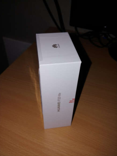 NEW Huawei P20 Lite + Free Gift - Free Courier Delivery!