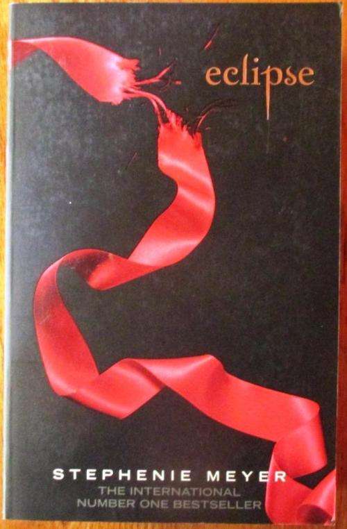 ECLIPSE - Stephanie Meyer