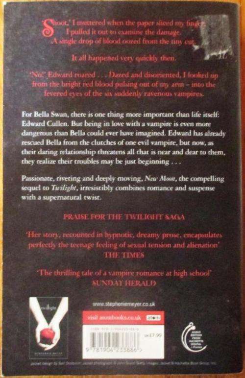 NEW MOON - Stephanie Meyer