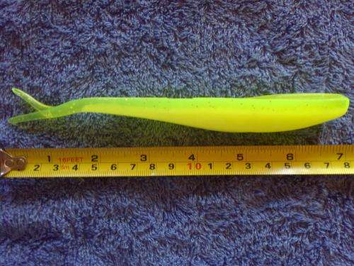 MONSTER PLASTIC SOFT BAIT 18CM 2 IN PACK NEON YELLOW