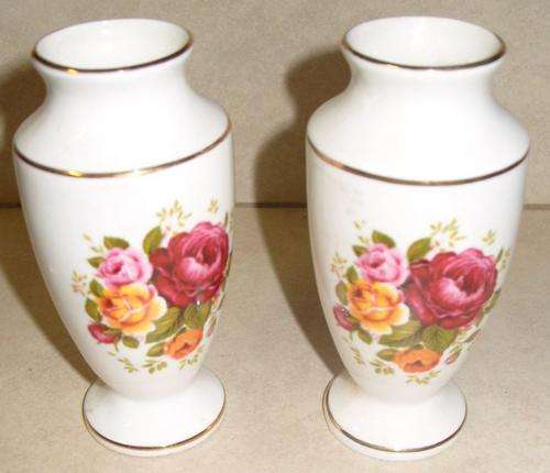 #CRAZY R1#  2 x Mini Vases - Fine Bone China Aston