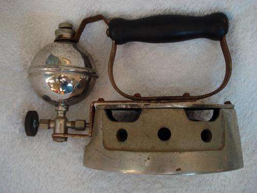 Vintage very rare - Matchlite Selfheating British Made Petrol Iron