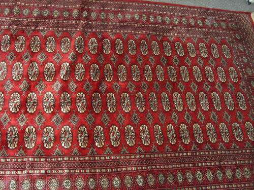 STUNNING PERSIAN/ORIENTAL CARPET/RUG