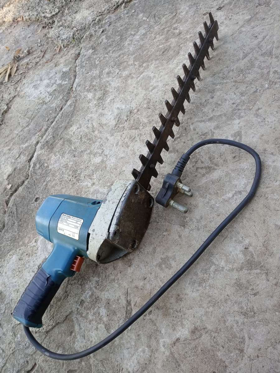 Black & Decker Hedge Trimmer