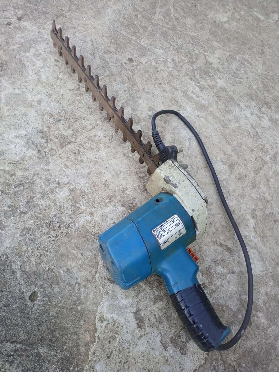 Black & Decker Hedge Trimmer