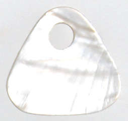 Cream Triangle shell pendant 40mm (1pc)