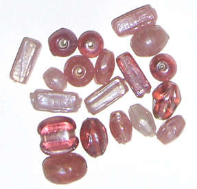 Assorted Pink beads and container 4403pcs!!!