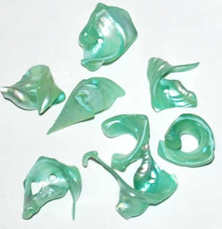 Light green spiral shell pieces (30pcs)
