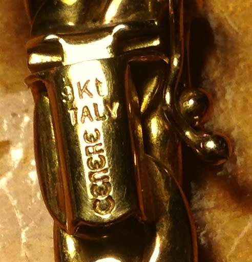 Top condition 9ct yellow gold Italian chain and white gold diamond pendant- one piece. Very stylish