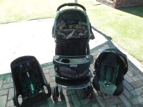PRICE REDUCED Complete Graco travel system in excellent condition