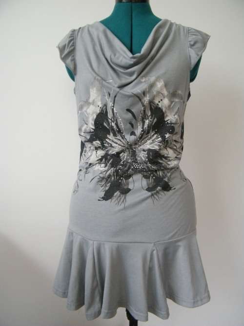 STUNNING LONG LENGTH TOP SIZE M