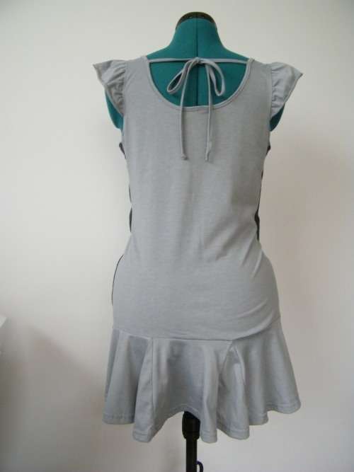 STUNNING LONG LENGTH TOP SIZE M