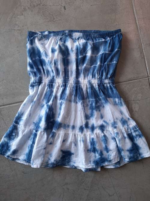 CUTE STRAPLESS TOP SIZE S