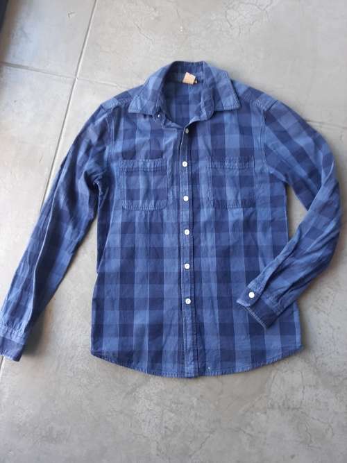 MENS SHIRT SIZE SMALL