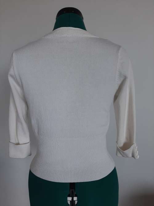 CROPPED CARDIGAN SIZE SMALL