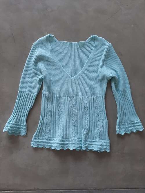 STUNNING KNITTED TOP SIZE SMALL