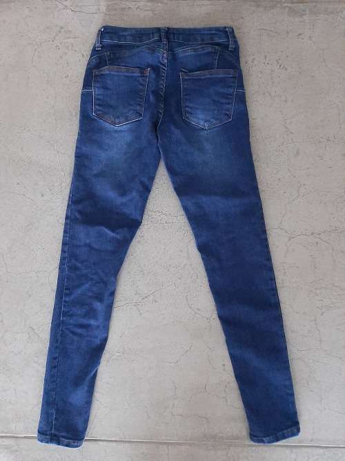 LOW RISE BODY SHAPER JEANS SIZE 34/10