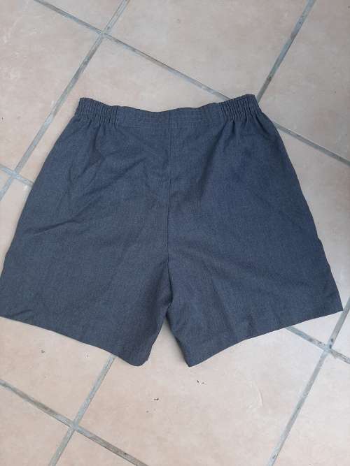 STUDENT PRINCE SCHOOLWEAR SHORTS SIZE 30