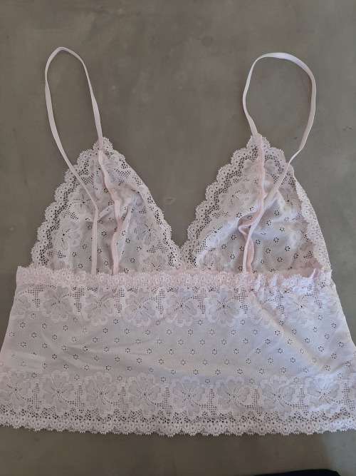 CUTE BRALETTE SIZE MED