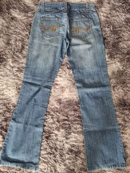LADIES BOOTLEG  JEANS SIZE 8/32