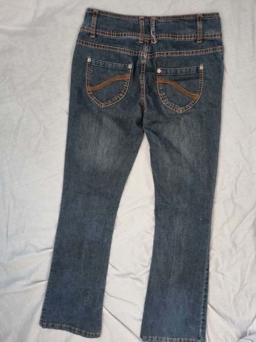 BOOTLEG JEANS SIZE 8