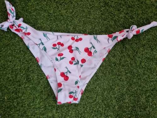 BIKINI BOTTOM SIZE M