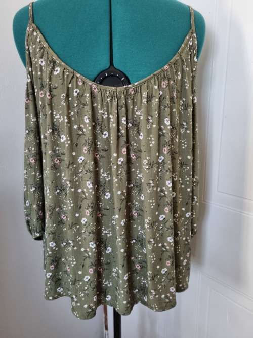 100% VISCOSE TOP SIZE LARGE