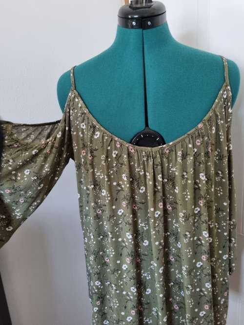 100% VISCOSE TOP SIZE LARGE