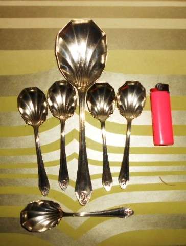 Set of Silver plated Art Deco Scallop Shell Dessert Spoons & Serving Spoon