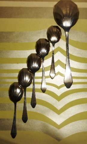Set of Silver plated Art Deco Scallop Shell Dessert Spoons & Serving Spoon
