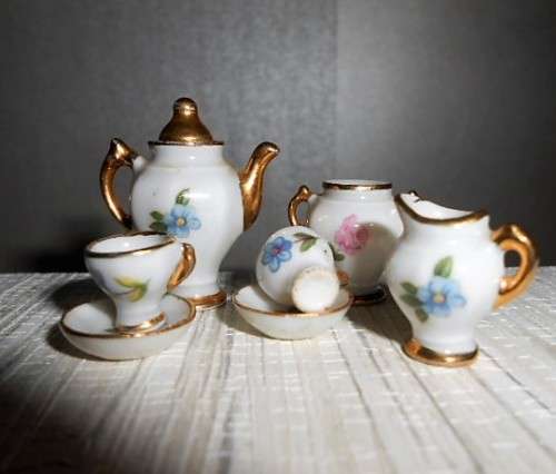 Miniature Limoges  7 piece Tea set  Floral with gold detail p88