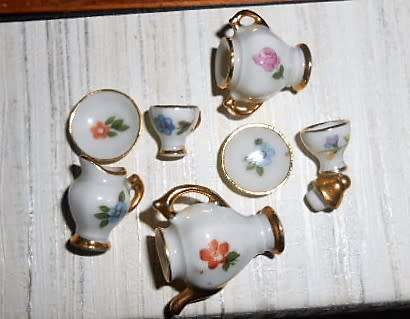 Miniature Limoges  7 piece Tea set  Floral with gold detail p88