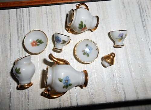 Miniature Limoges  7 piece Tea set  Floral with gold detail p88