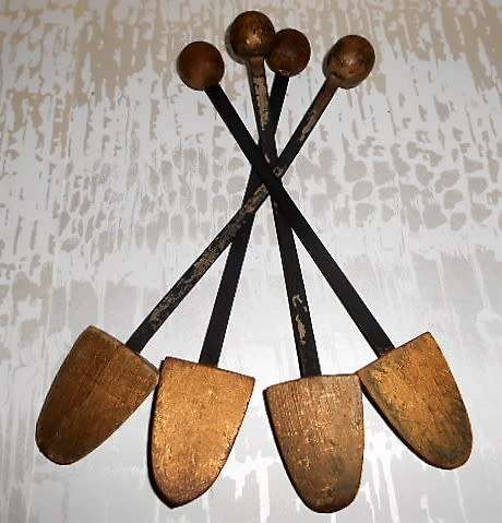 2 pairs of Vintage mid-century wooden shoe tree / stretchers -2. Ladies