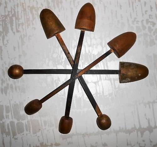 2 pairs of Vintage mid-century wooden shoe tree / stretchers -2. Ladies