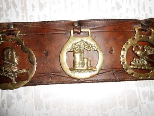Antique Horizontal Horse Brass leather strap/harness with 6 Brasses