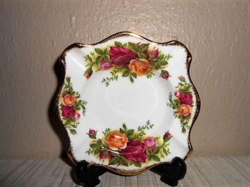ROYAL ALBERT OLD COUNTRY ROSES SPOON PLATE  / ASHTRAY