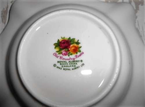 ROYAL ALBERT OLD COUNTRY ROSES SPOON PLATE  / ASHTRAY