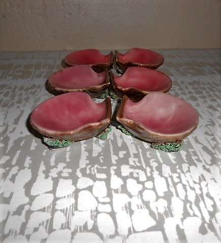 6 Footed Ceramic Scallop Shell Condiment/Oyster/ Butter/ Pate Bowls with Pate knife.