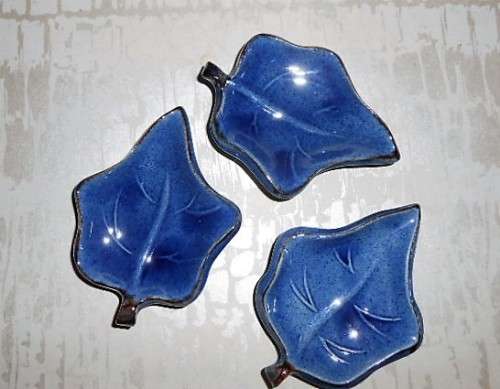5 French Maple Leaf Shaped Condiment/ Butter/ Pate Bowls  - Blue with Pate Knife