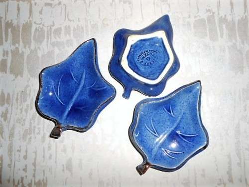 5 French Maple Leaf Shaped Condiment/ Butter/ Pate Bowls  - Blue with Pate Knife