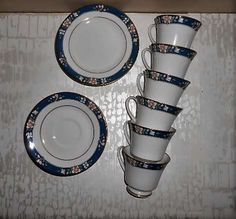 NORITAKE LEGENDARY 5x TRIO¿S & 1x DUO (PINK FLOWER SET IN BLUE BAND)