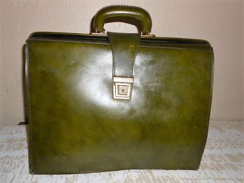VINTAGE GREEN LEATHER BRIEFCASE