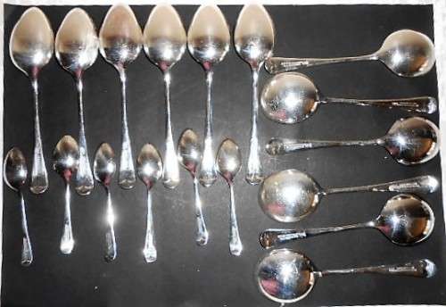 VINTAGE WOODEN CANTEEN OF CUTLERY 44 PIECES 8 GENUINE BONE HANDLE