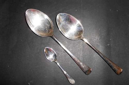 VINTAGE WOODEN CANTEEN OF CUTLERY 44 PIECES 8 GENUINE BONE HANDLE