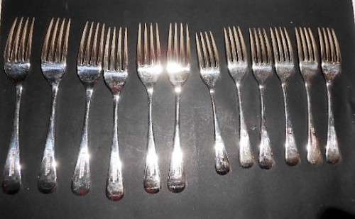 VINTAGE WOODEN CANTEEN OF CUTLERY 44 PIECES 8 GENUINE BONE HANDLE