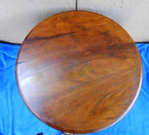SALE: BEAUTIFUL ROUND WOODEN OCCASIONAL/ COFFEE TABLE