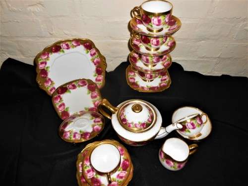 RARE ROYAL ALBERT OLD ENGLISH ROSE TEA SET 20 pieces